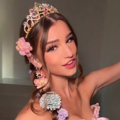 troubleflxwers's profile picture. 