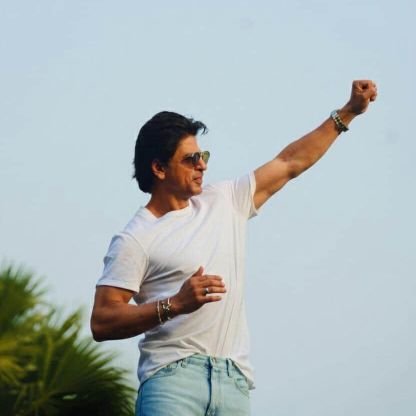 NatiqNazir's profile picture. 2 line padka kitna hi jan loga mujhe.