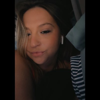 bnicole_95's profile picture. Traveler 🌏 Psychology Major 📚 Bartender 🍹Dog Mom 🐾 Red Flag 🚩