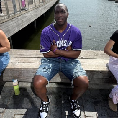 Flamin_Rell14's profile picture. WKU Alum • "I'm not a businessman, I'm a business man” • Future CPA 👨‍💼