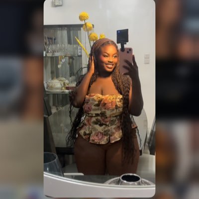 jolierama_'s profile picture. FD ~ AWD 🕊️#FreePalestine 🇵🇸 Culers 💙❤️@fcbarcelona || #1 Messi fan & football lover