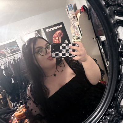 Skeletonhag's profile picture. sigh• 27