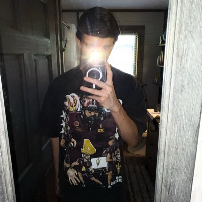 solowhit_'s profile picture. digital creator 🎞️🎨 | #SunsUp