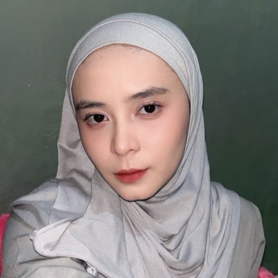 yulian_mutiaraa's profile picture. 