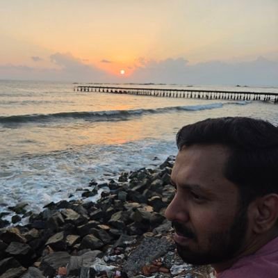 naveenraj009's profile picture. The awe of simply existing...