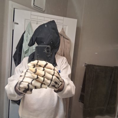 saintt04's profile picture. ⏳