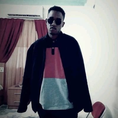 EmadBakre38834's profile picture. النفس تبكي على الدنيا وقد علمت ان السعادة فيها ترك ما فيما لا دار للمرء بعد الموت يسكنها الي اللتي كان قبل الموت يبنيها