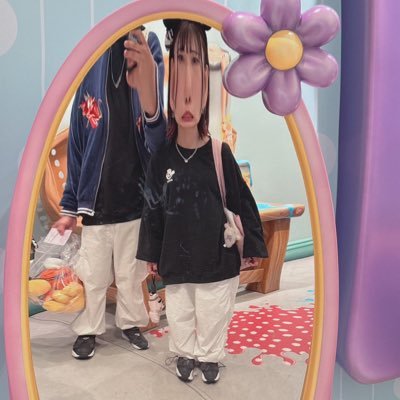 ym_127's profile picture. 邦ロ、PCゲーム🎮 、Disneyが大好きで最近ロルカナハマってる👶ライブはアディダス短パンとチョーカーがトレードマーク😇（冬はディッキ)
