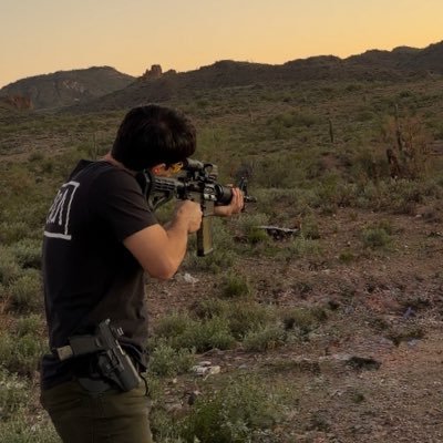 Ceezy5_7's profile picture. Adicto a la nostalgia // Some men just like to watch the world burn // Guns N Schnauzers