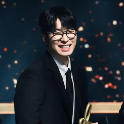 sv752212's profile picture. 