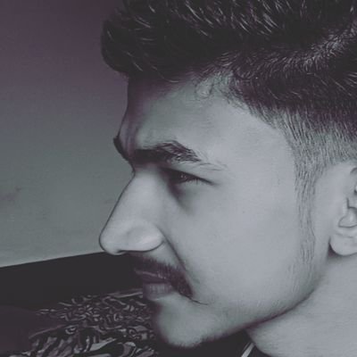 whoabhishek1501's profile picture. उबलता हुआ पानी ये सोचता होगा जरूर,
अगर बर्तन न होता, तो बताता आग को,🔥
