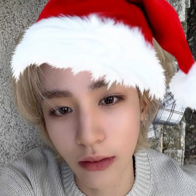 leehanloveb0t's profile picture. this bitch won’t shut up abt what happened on MCountdown on August 28, 2025