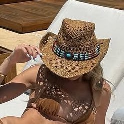 lose4olivia's profile picture. ruthless brat | idgaf abt u