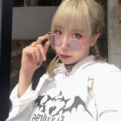 LunaKami120's profile picture. 164cm┊ 愛称➵るなちゃん・るな様┊ 魔女になりたい ┊ ｱﾆﾒ･ﾏﾝｶﾞ┊ｱﾝｸﾞﾗ┊ ﾛﾘｨﾀ┊ ﾎﾗｰ┊ 満月の夜をお知らせします🌕