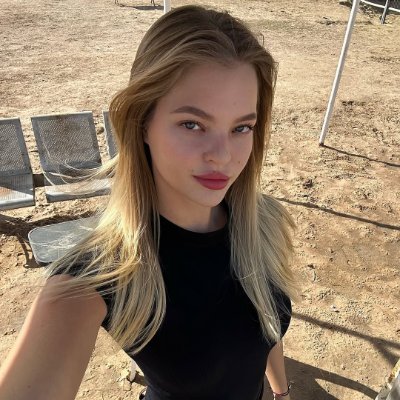 xsayioljn's profile picture. Spontaneous, playful, and curious, I love meaningful conversation, clever humor, and those small moments that feel big❤