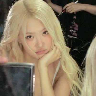 taollapo's profile picture. 🖤🩷