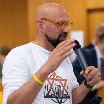 katz_prof's profile picture. Papa | Professor | Pilot | Positivizer 
Teaching under pressure — and standing up when it matters.