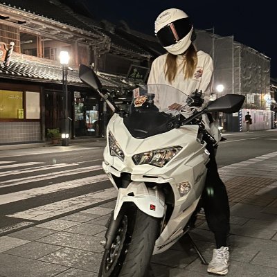 enolasl80644111's profile picture. 挑戦を恐れず、夢を追い続ける。成功は私の手の中にある。