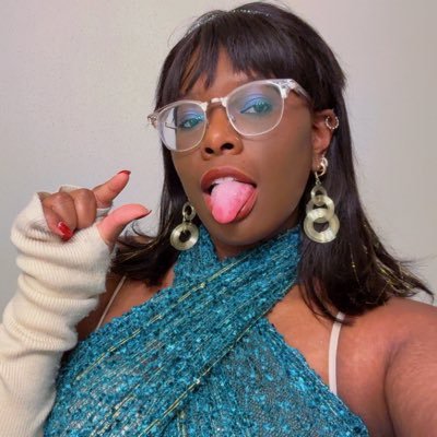 KiinkyKiwii's profile picture. 25 year old college brat 🐉| I’m a sadistic spoiled bitch| findom humiliatrix sph ignorekink