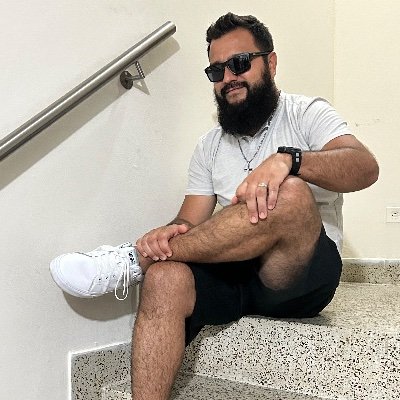 RoBbie_LS's profile picture. Blessed!!! 🙏🏼 Greatful!! Loving God and loving others!! 😤 #DaBears🐻 ⬇️ ! #WhiteSox #BlackHawks #SeeRed! 🙌🏼 From Chicago to AZ! 🇨🇴 🇺🇸