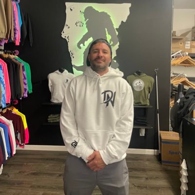 Burleytommy's profile picture. Just an ordinary guy with everything to lose.