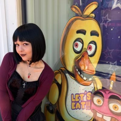 AmandaIampert's profile picture. Dubladora, cantora, e ex participante do The Voice Kids 🎬 (muito fã de filmes de terror e Monster High) | Ig: amandalampertvoz 👻 | @revelahcasters