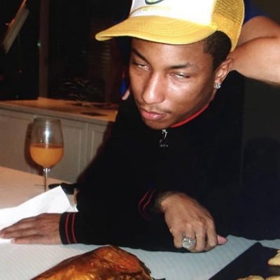 gingztweets__'s profile picture. life seems hard