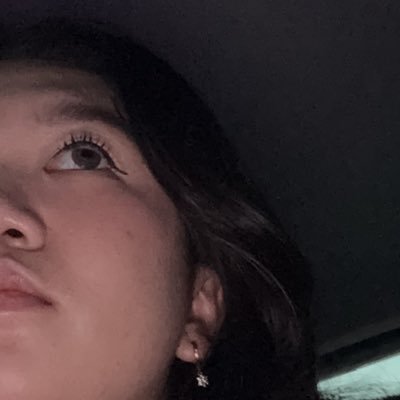 sukazetian's profile picture. mau dipeluk. contohnya dipeluk kekayaan🌟