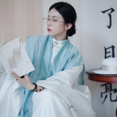 shanzuyanyuan's profile picture. 京剧青衣，93年。台上千姿，台下亦真。人生如戏，我只演自己。 热爱传统艺术，分享舞台与生活点滴。