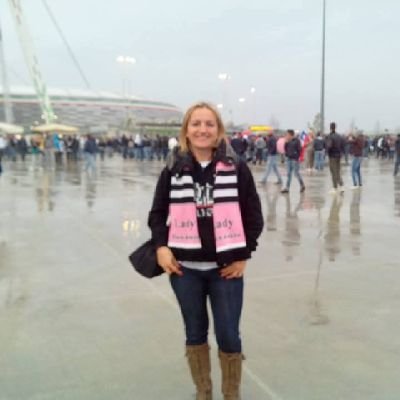 LibCasalini's profile picture. la solitudine del cuore non si riempie con chiunque.