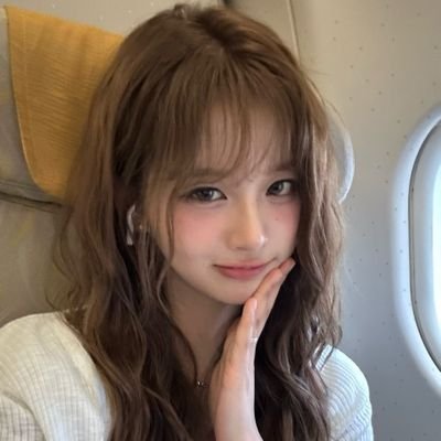 1220lib's profile picture. 이제 나는 딸기향 해열제 같은 환상적인 해결책이 필요해