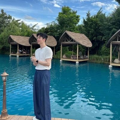 woojin211621's profile picture. 안녕하세요 여러분. 저는 한국 부산 출신이고 미국에 거주하고 있습니다. 저는 여기 살고 은퇴한 엔지니어로 일하고 있습니다. 그게 제 직업입니다. 🇰🇷🇰🇷.