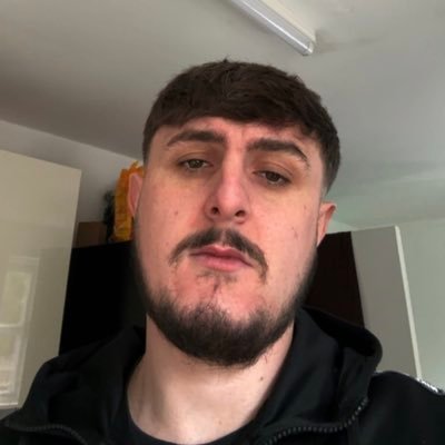 rbrunt98's profile picture. 
