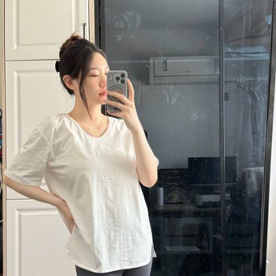 kugufyt's profile picture. 已婚，刚刚生完娃。哺乳期中，都说好多女人这个时候没有欲望，但我感觉自己性欲好强…家里那个忙的没空碰我，也许在推特可以找到心仪的炮友。不想介入生活，单纯是想得到肉体上的满足～附近的优先