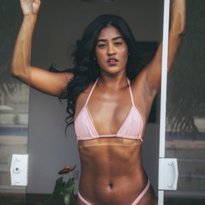 TaylorSandraniX's profile picture. MobMovie