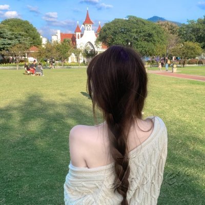 aynordJr's profile picture. 一つ一つのネックレスが、私の創造性と努力の証です
 バンコクのライレイビーチを登りながら、一歩一歩新しい挑戦に取り組み、成長していく自分を感じました。この努力と献身は、いつか必ず報われると信じています🌸