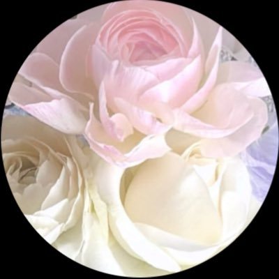 ria_2yan's profile picture. 