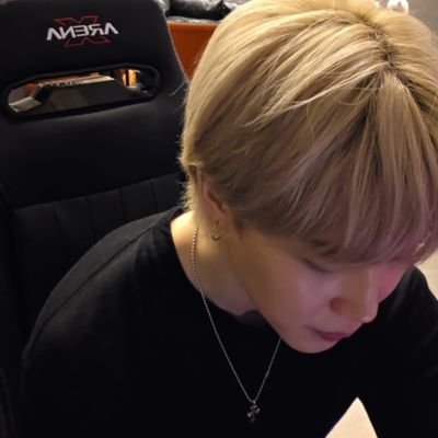 yoonggyy's profile picture. 