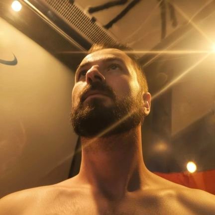 matthmateo's profile picture. Franco-espagnol, interprète de la Langue des Signes espagnole et américaine et traducteur Espagnol-Francais. La langue c'est bien. Les langues, c'est mieux 😏