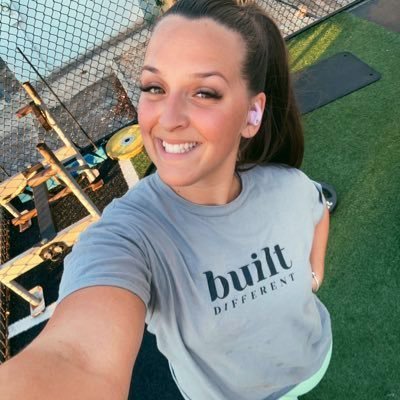 micheala2flne's profile picture. Heyy