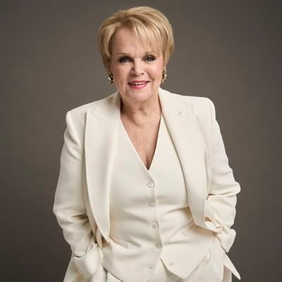 Katrihelenaoffi's profile picture. Artist
 Katri Helena on yksi Suomen menestyneimmistä naislaulajista. Katri Helena - Viimeinen ilta LA 16.8.2025 Olympiastadion