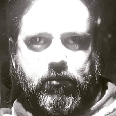 MauryMolinaC's profile picture. La ignorancia es como estar dormido. Si tu reacción inicial es enojarte con la persona que te despierta; pues bien, en esta cuenta te enojarás conmigo.