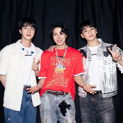 e8IgilbssQbhP6i's profile picture. Twitter見る専門です。ツイート等はしないけど、無言フォロー大歓迎です✨
BTSのファンにな応援して約8年経ちました！BTS大好きARMYさん友達募集中!!です！
BTS大好き♥️世界一J-HOPELoveだけど、ナムさんも好きなクサズペンです！
理想の旦那さんはJ-HOPE🐿ﾞ