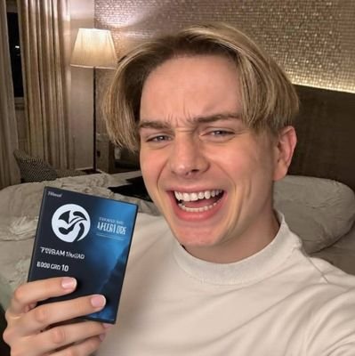 BegheJackson's profile picture. Alaye, halt dich von mir fern!