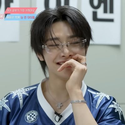 jeongins_beeli's profile picture. kpop + anime🫐| https://t.co/EXUYkEpitN | https://t.co/IBMRVgRagF