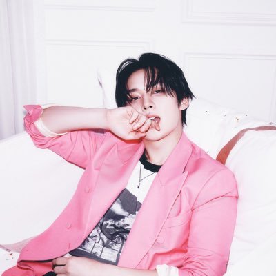 hyora_25's profile picture. 22/07/2025🩷💚 binnie my birthday twin🐰🐷