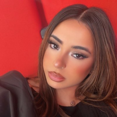 mxriat_'s profile picture. 💐