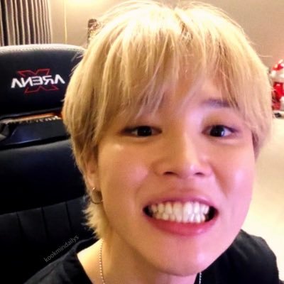 stigmakmth's profile picture. 𝐁𝐀𝐍𝐆𝐓𝐀𝐍 𝟕 # 사랑 ⟭⟬♡