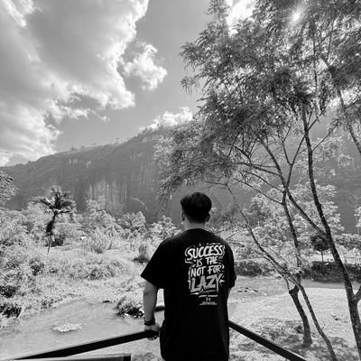 AYchannel9's profile picture. 100%