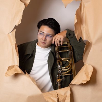 urusaders0tb's profile picture. 名古屋出身、関東在住、ボンボン派、 トロンボーン吹けます、座右の銘 死ぬまで無事 最近ゆるーくトロンボーンカルテットをやってますそちらもよろしくhttps://t.co/5lQ1ZthgvS